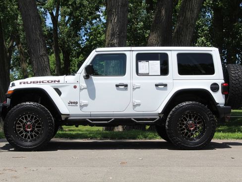 Used 2020 Jeep Wrangler Unlimited Rubicon w/ Dual Top Group AWD/4WD image 4