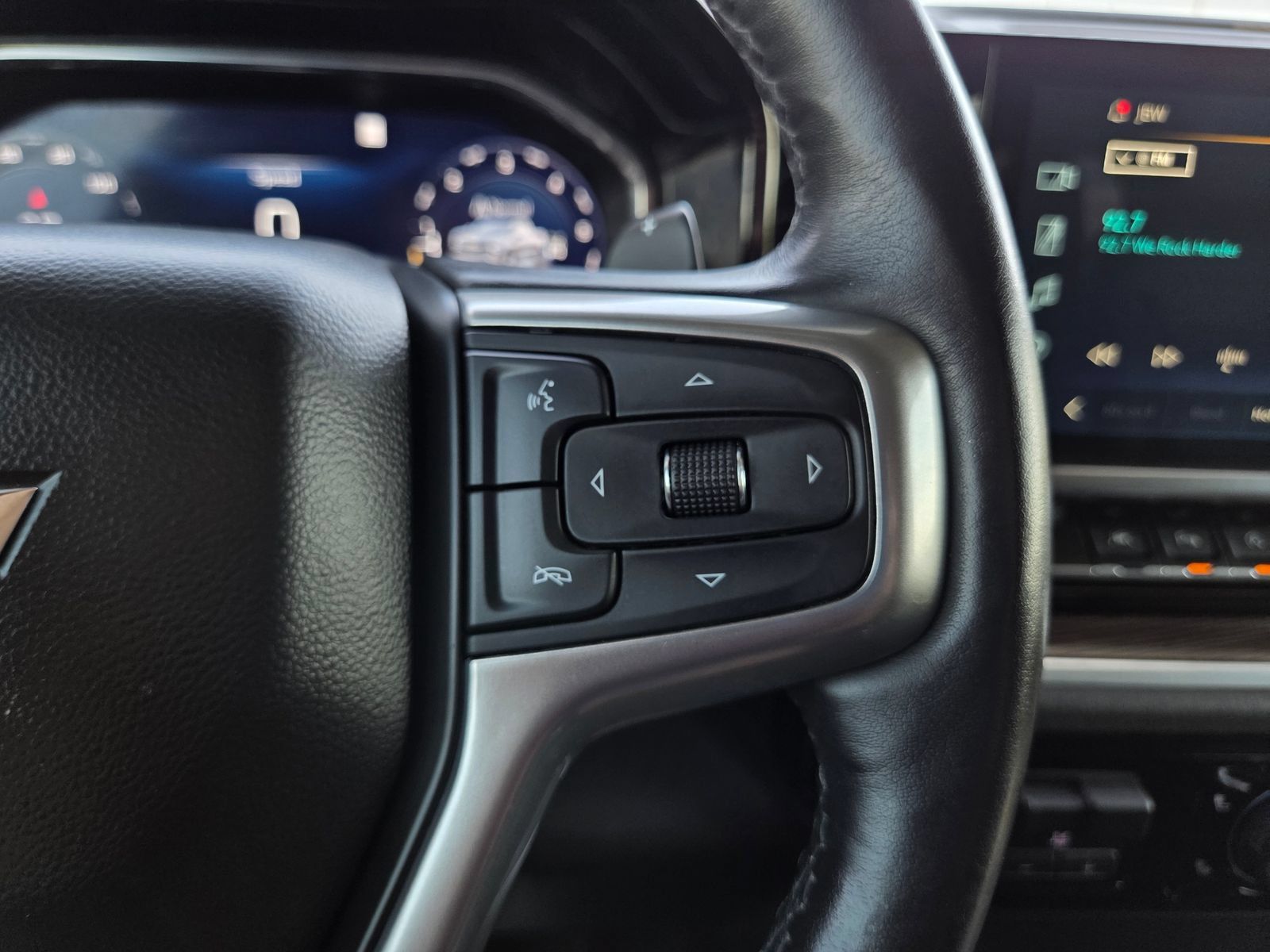 Used 2022 Chevrolet Silverado 1500 RST AWD/4WD image 42