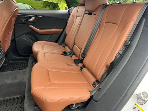 Used 2023 Audi Q8 Premium AWD/4WD image 30