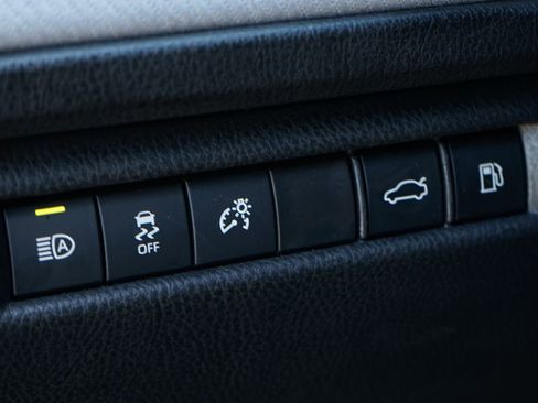 Used 2025 Toyota Camry SE image 19