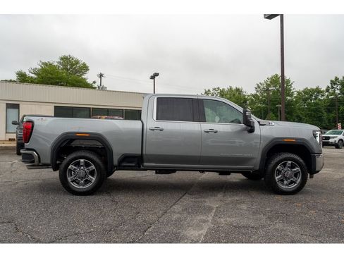 New 2026 GMC Sierra 2500 SLE w/ SLE Value Package; AWD/4WD image 9