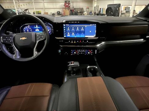 Used 2024 Chevrolet Silverado 1500 High Country w/ High Country Premium Package image 14