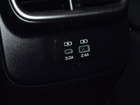 Used 2024 Subaru Outback Premium image 18