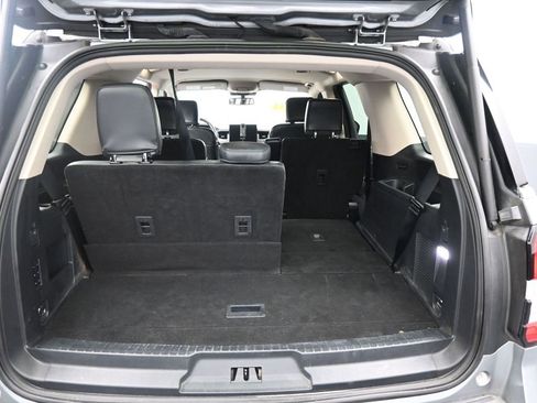 Used 2024 Ford Expedition XLT image 8