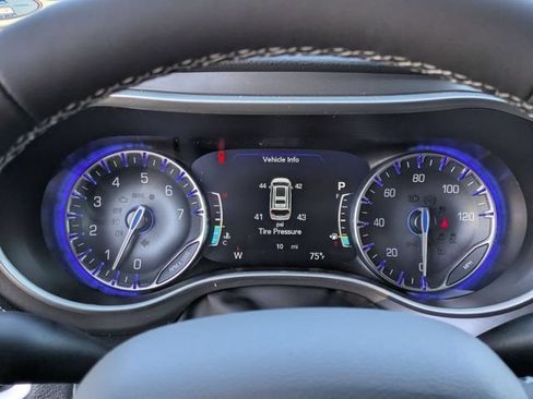 New 2026 Chrysler Pacifica Select FWD image 20