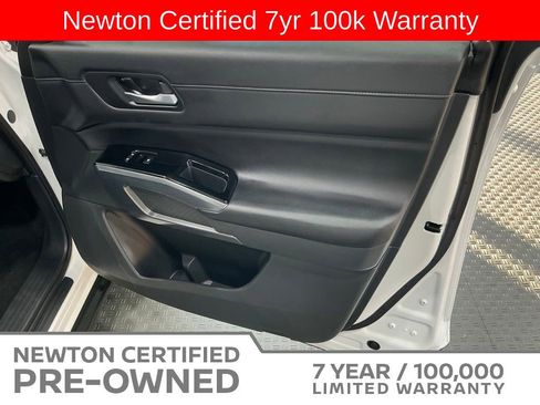 Used 2024 Nissan Pathfinder SL AWD/4WD image 33