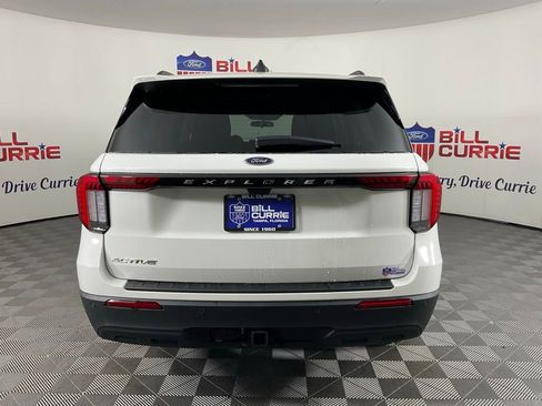 New 2026 Ford Explorer Active RWD image 4