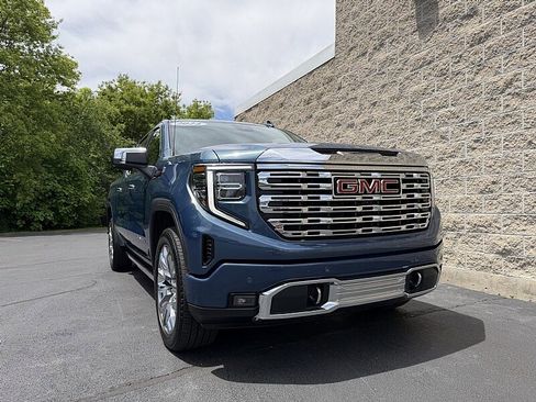 Used 2024 GMC Sierra 1500 Denali w/ Denali Reserve Package AWD/4WD image 1