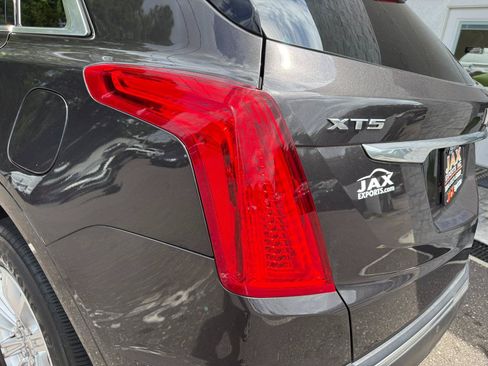 Used 2018 Cadillac XT5 FWD image 6