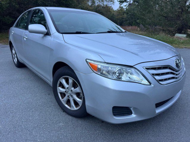 Used 2011 Toyota Camry LE w/ LE Extra-Value Pkg FWD image 2