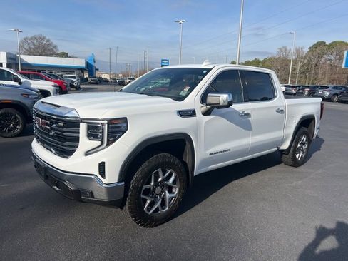 Used 2023 GMC Sierra 1500 SLT image 1