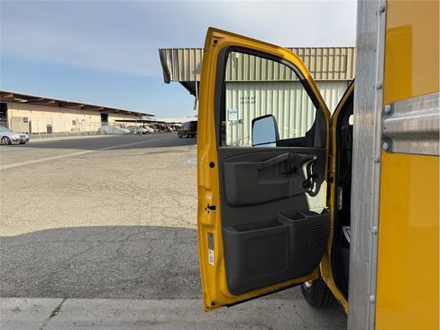 Used 2020 GMC Savana 3500 Extended w/ Driver Convenience Package image 19