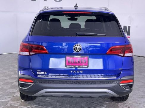 Used 2024 Volkswagen Taos SE image 6