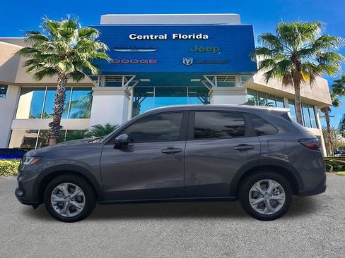 Used 2025 Honda HR-V LX image 8