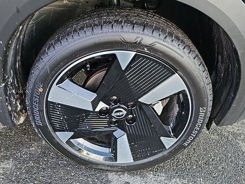 Certified 2025 Nissan Kicks SR image 8