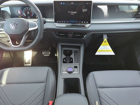 New 2026 Volkswagen Tiguan SE R-Line image 23