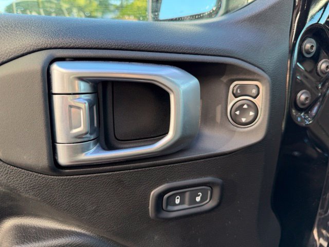 Used 2023 Jeep Wrangler Unlimited w/ Cold Weather Group AWD/4WD image 31