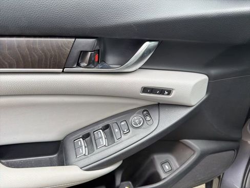 Used 2018 Honda Accord EX-L image 6