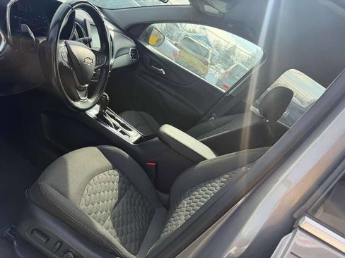 Used 2018 Chevrolet Equinox LT FWD image 16