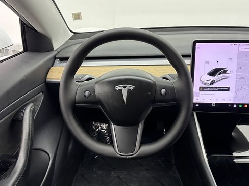 Used 2020 Tesla Model 3 Standard Range Plus image 24