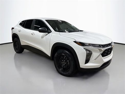 New 2026 Chevrolet Trax LS image 5