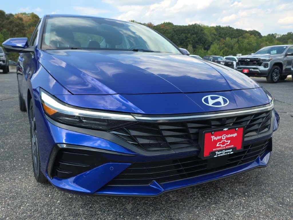 Used 2024 Hyundai Elantra Limited FWD image 11