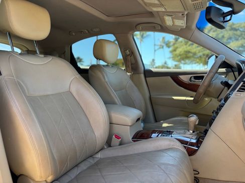 Used 2015 INFINITI QX70 AWD w/ Premium Package image 17