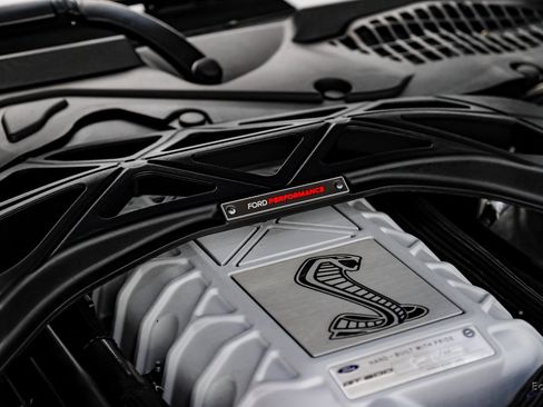 Used 2020 Ford Mustang Shelby GT500 w/ Carbon Fiber Track Pack image 95