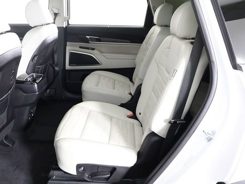 Certified 2025 Kia Telluride SX Prestige AWD/4WD image 43