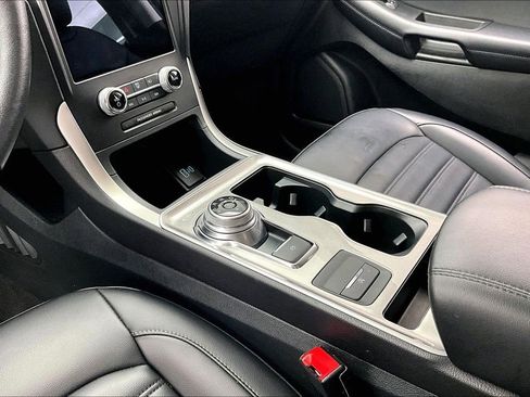 Certified 2024 Ford Edge SEL w/ Convenience Package AWD/4WD image 15