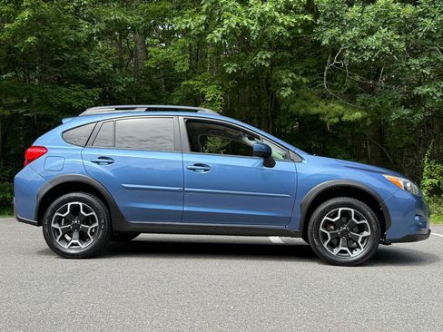 Used 2015 Subaru Crosstrek 2.0i Premium AWD/4WD image 4