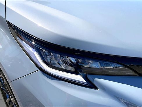 Used 2025 Toyota Sienna XSE AWD/4WD image 27