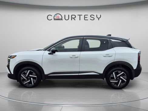 Certified 2025 Nissan Kicks SV FWD image 2