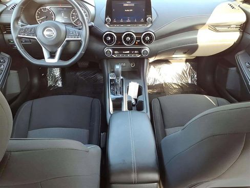 Used 2021 Nissan Sentra SV w/ Lighting Package image 10