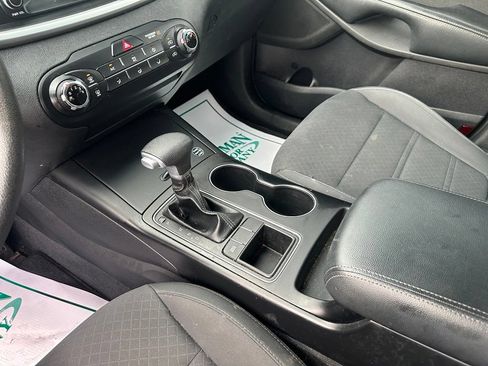 Used 2020 Kia Sorento LX FWD image 18