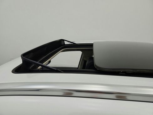 Used 2025 Genesis GV80 2.5T Select image 11