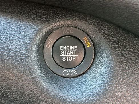 Used 2019 Jeep Cherokee Limited image 20