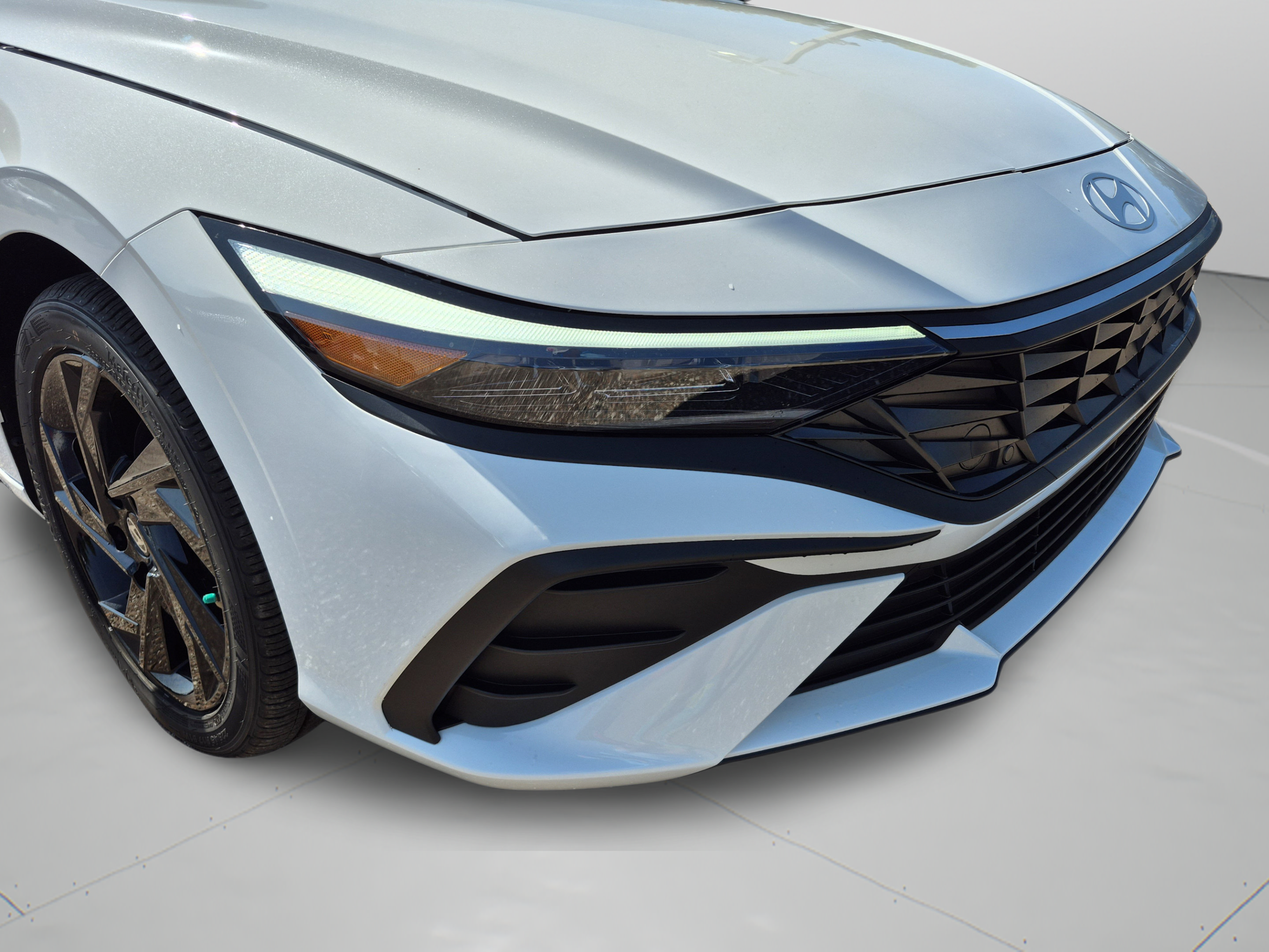 Certified 2026 Hyundai Elantra Sport FWD image 32