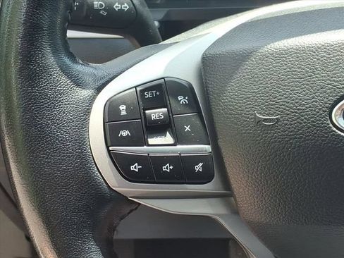 Used 2022 Ford Explorer XLT w/ Equipment Group 202A AWD/4WD image 19