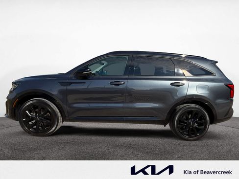 Used 2022 Kia Sorento SX image 2