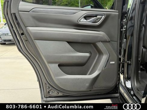 Used 2024 GMC Yukon SLT w/ SLT Premium Package AWD/4WD image 27