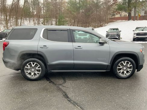 Used 2022 GMC Acadia SLE image 38