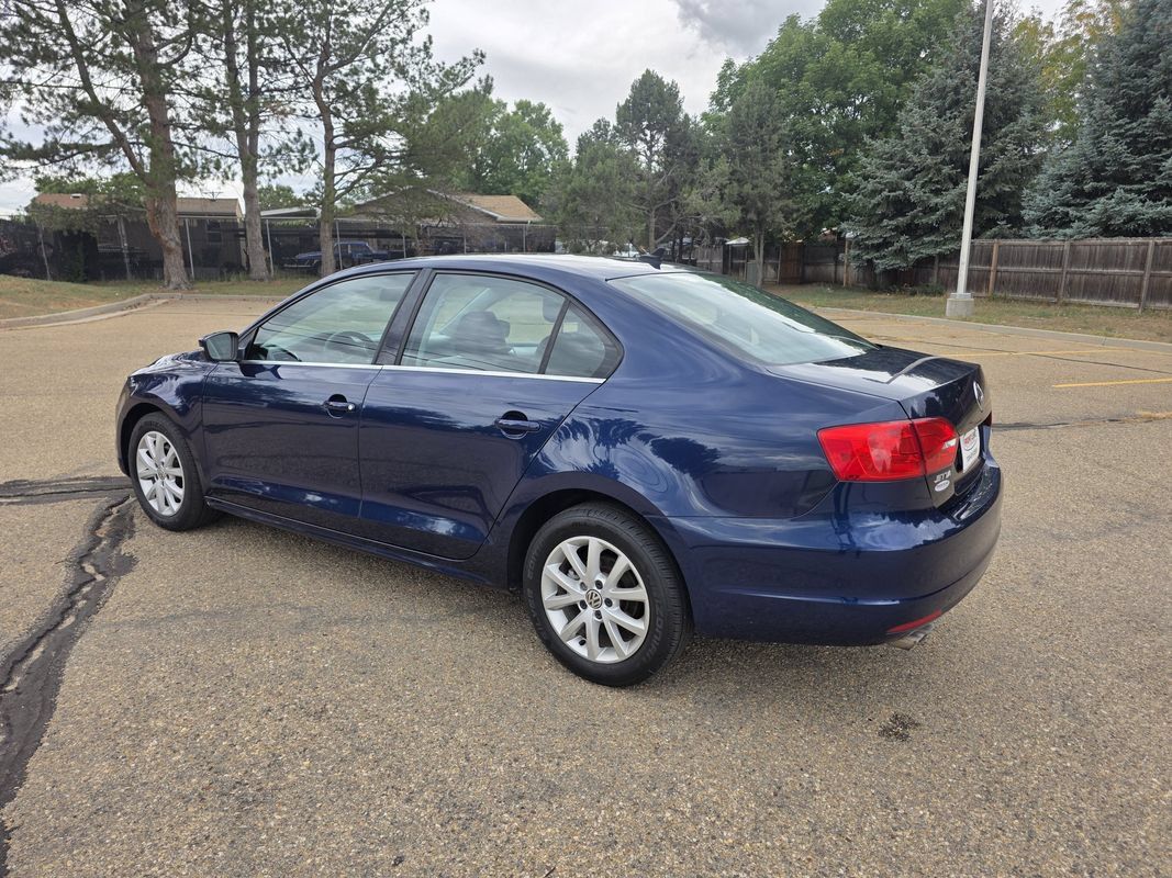 Used 2013 Volkswagen Jetta SE FWD image 3