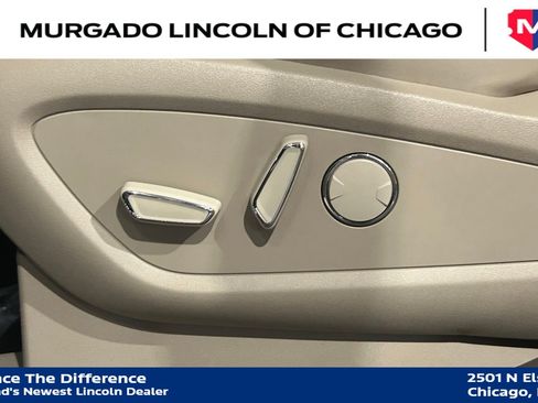 Used 2023 Lincoln Nautilus Reserve AWD/4WD image 38
