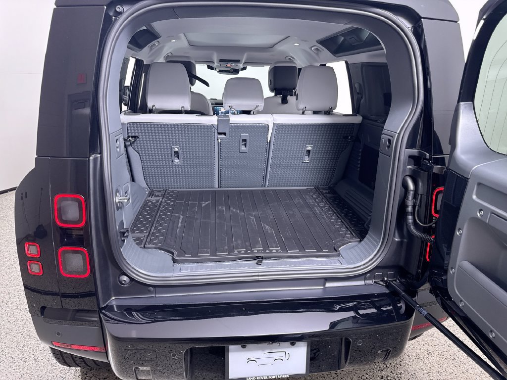 New 2026 Land Rover Defender 110 S AWD/4WD image 21