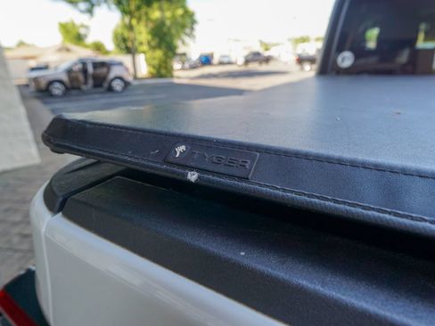 Used 2020 Jeep Gladiator Overland AWD/4WD image 10