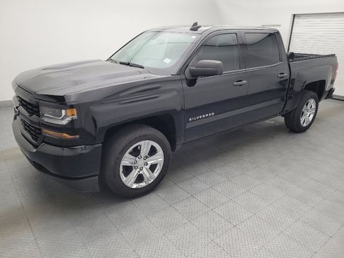 Used 2018 Chevrolet Silverado 1500 Custom w/ Custom Value Package RWD image 2