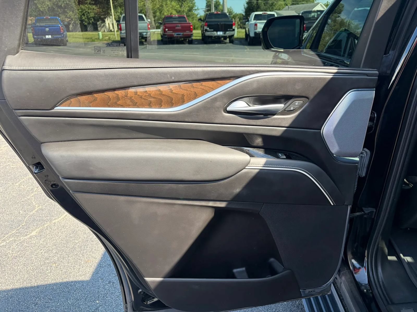 Used 2023 Cadillac Escalade Sport Platinum w/ LPO, ONYX Package AWD/4WD image 24