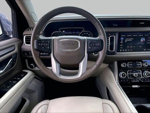 Used 2021 GMC Yukon XL Denali w/ Denali Premium Package RWD image 6