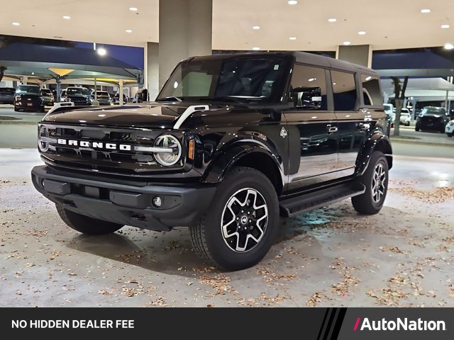 Used 2025 Ford Bronco Outer Banks AWD/4WD image 1
